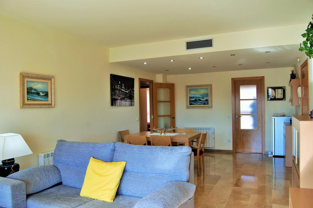Ainara Garden Family Apartment *